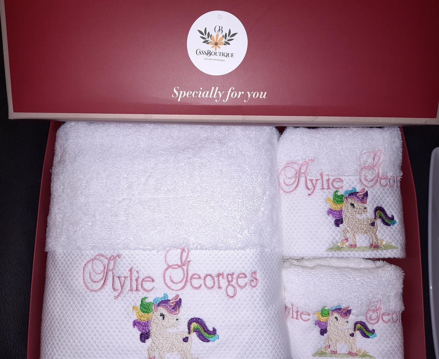 3pieces Unicorn Embroidery Towels Gifts Sets